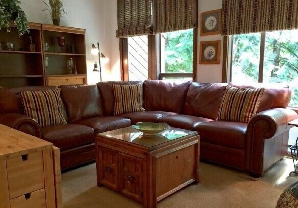 Mt Baker Lodging Condo 31- Sleeps 2 Featured Image
