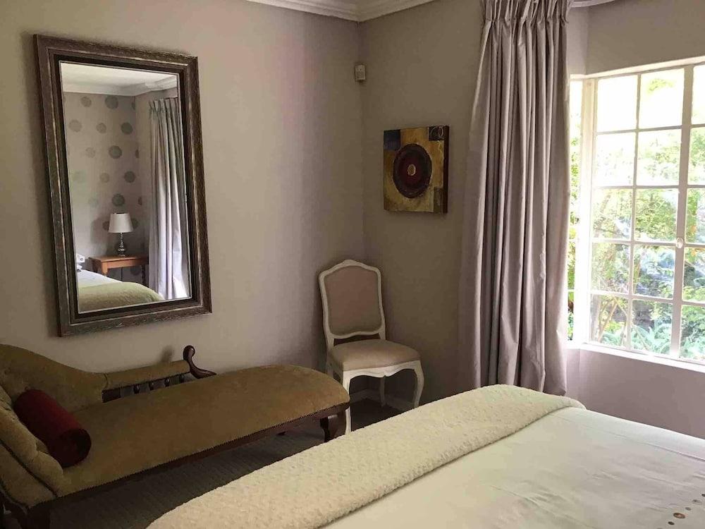 فولي فارنيشد 3 بد روم هاوس إن إن بينتاجون بارك بلومفنتين غرفة