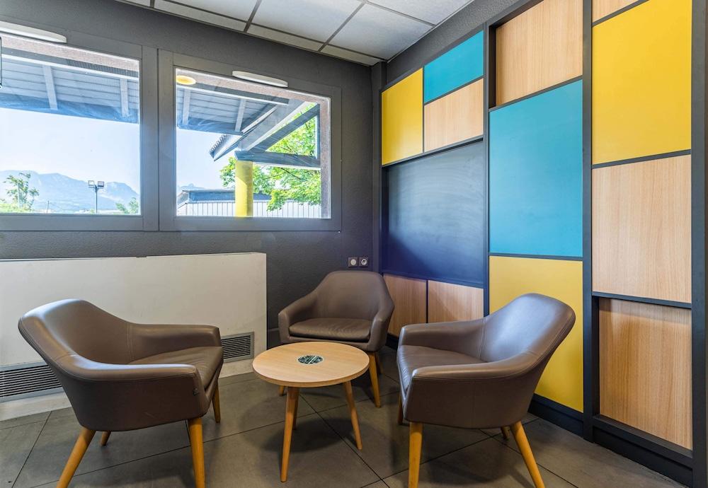 بي آند بي هوتل شامبيري لا كاسين منطقة الجلوس في الردهة