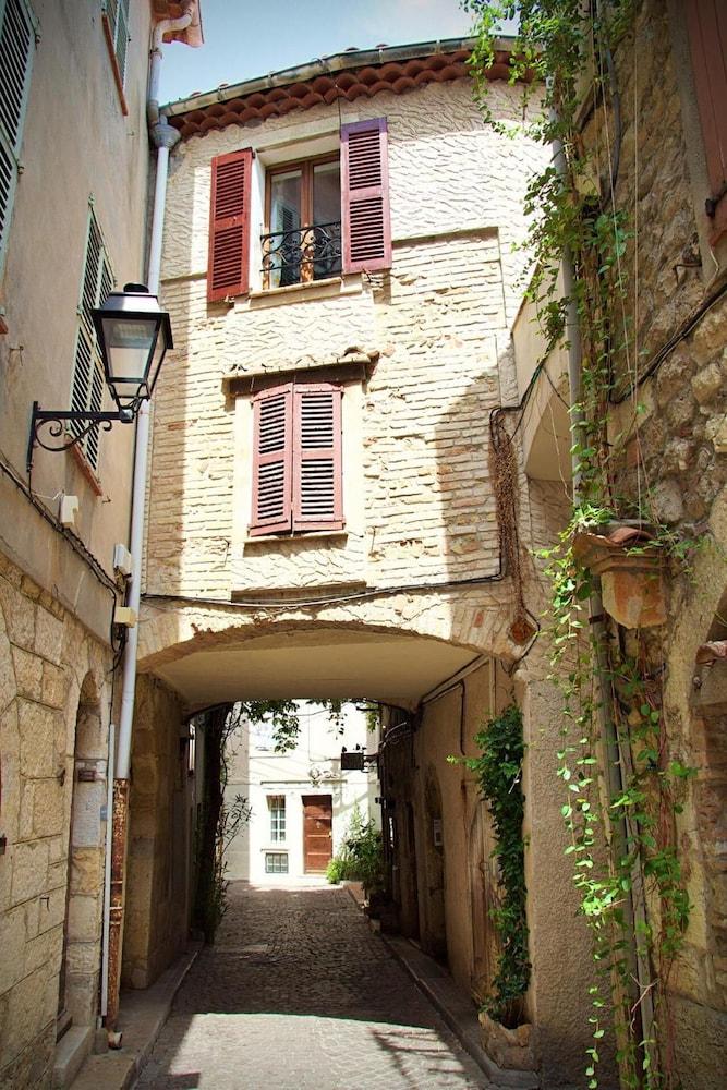 Hello Côte d'Azur Exterior