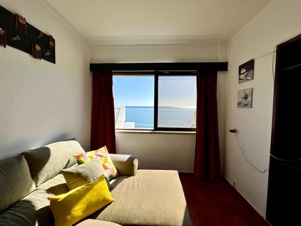 Albufeira Beach Ocean View 4 by Homing Room