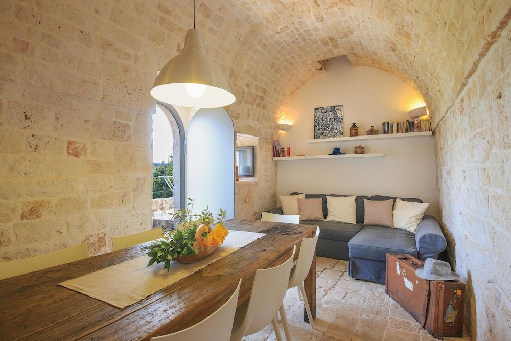 ي د كاسالي تيرانوفا ستون فارم هاوس ويذ بول تفاصيل الفندق من الداخل