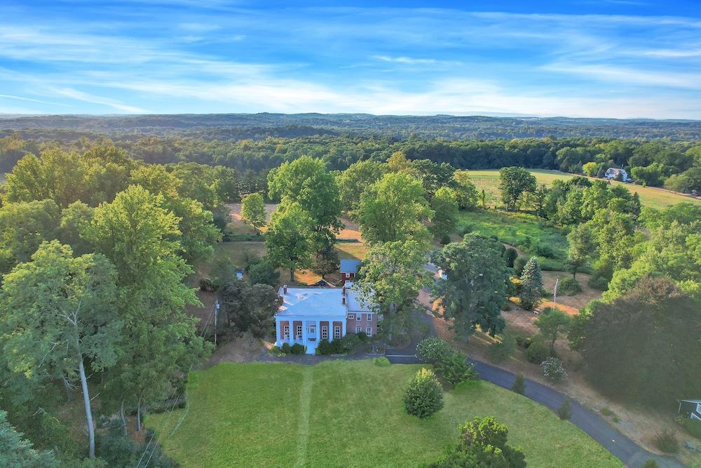 كرومويل مانور إن المنطقة الخارجية