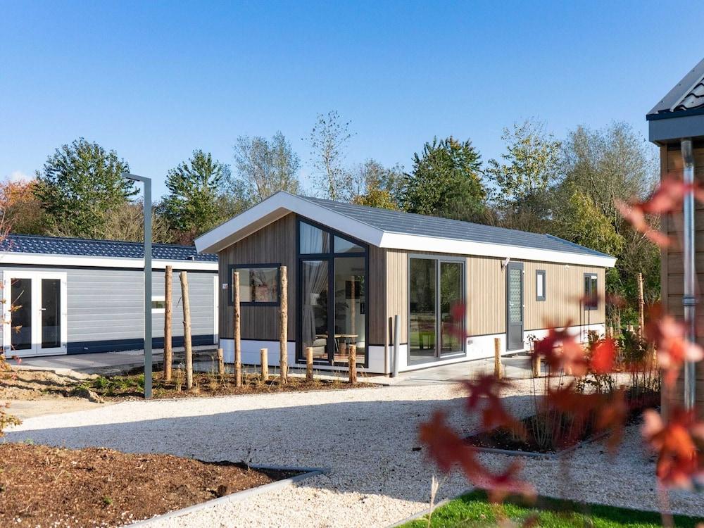 تايدي تشاليت ويذ ديشفاشر، نير ذا ريفر ماس المنطقة الخارجية