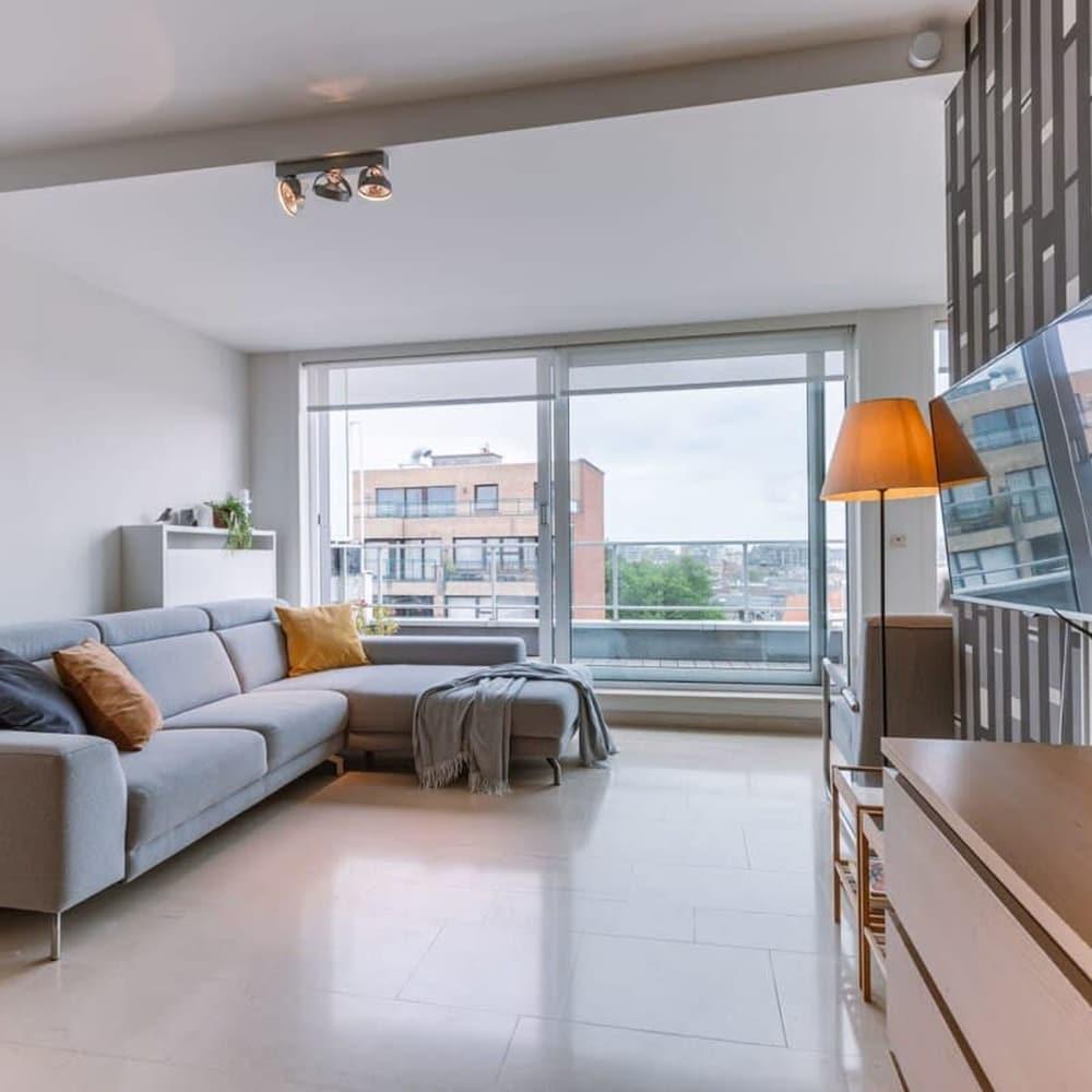 Charming Apartment Near the Beach With Balcony Room