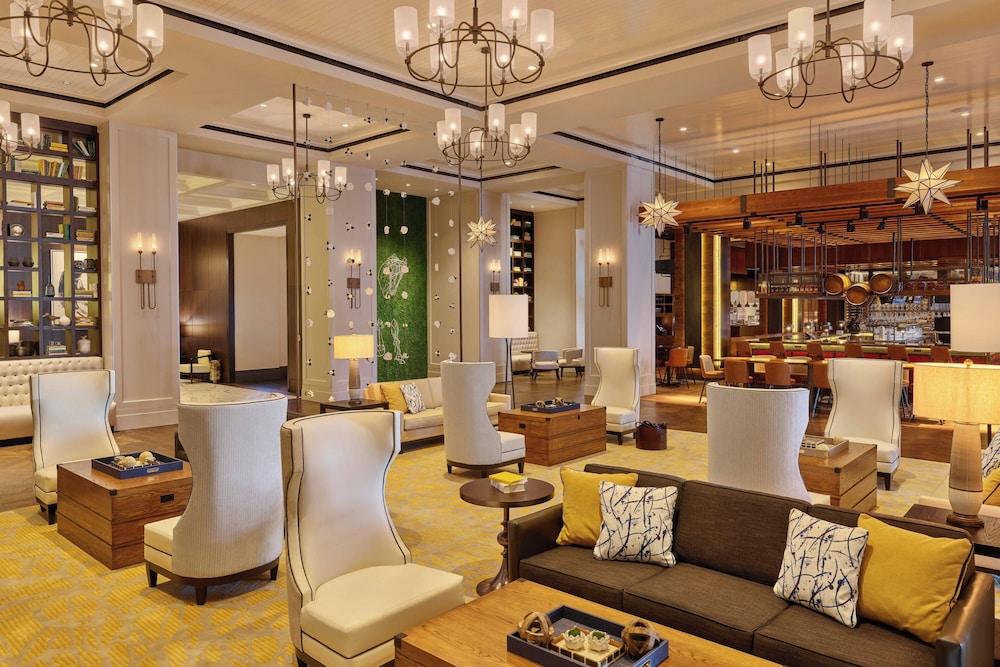 The Hotel at Avalon, Autograph Collection Lobby