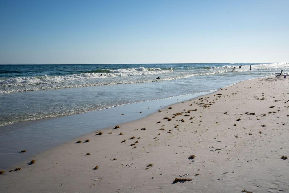 Tides of Tops'l 1008 by Destin Getaways Beach