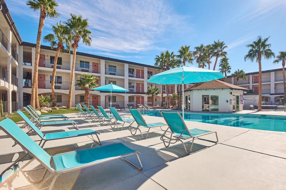 أكوا سولي هوتل آند مينرال ووتر سبا حمام سباحة مكشوف