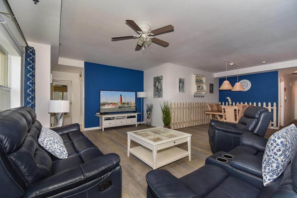 Stunning Modern Beachy 3 2 Corner Condo W Pond Views Ow11-507 Room
