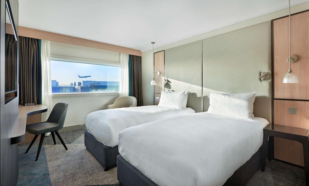 حياة بلايس لندن هيثرو إيربورت الصورة الأساسية