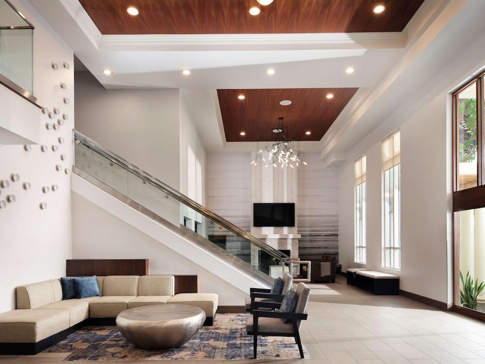 حياة هاوس سان دييجو/سورنتو ميسا الردهة