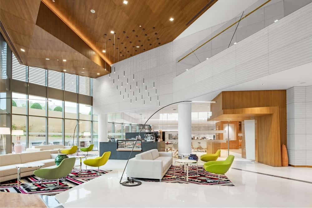 فندق راديسون بلو هوتل آند ريزيدنس، الرياض الحي الدبلوماسي الردهة