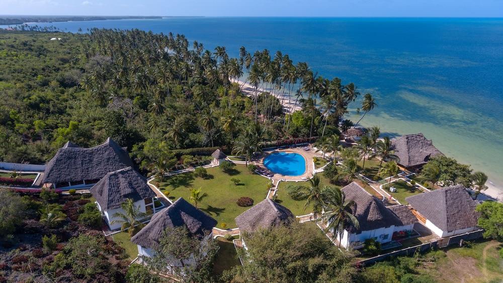 فيلاو بيتش ريزورت باي سانسي المنطقة الخارجية