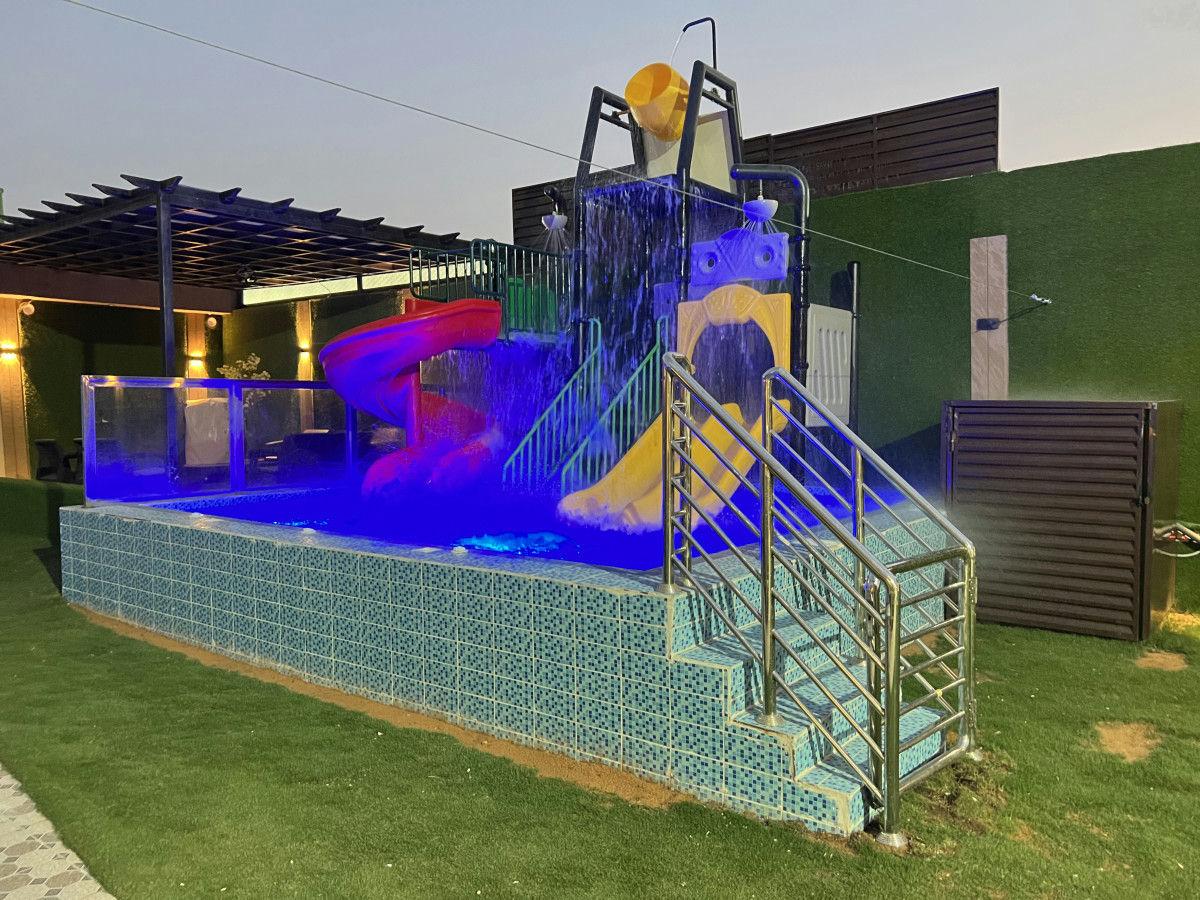 شاليه بتصميم جذاب وألعاب مائية | 4606 الصورة الأساسية