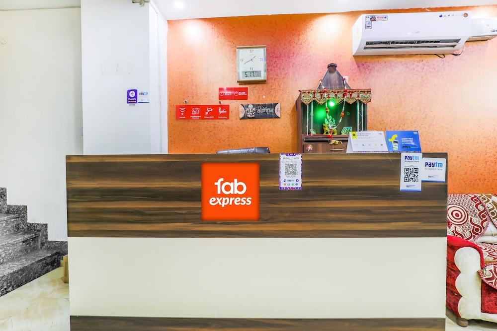 فاب هوتل نيو دي كاي بالاس منطقة الاستقبال