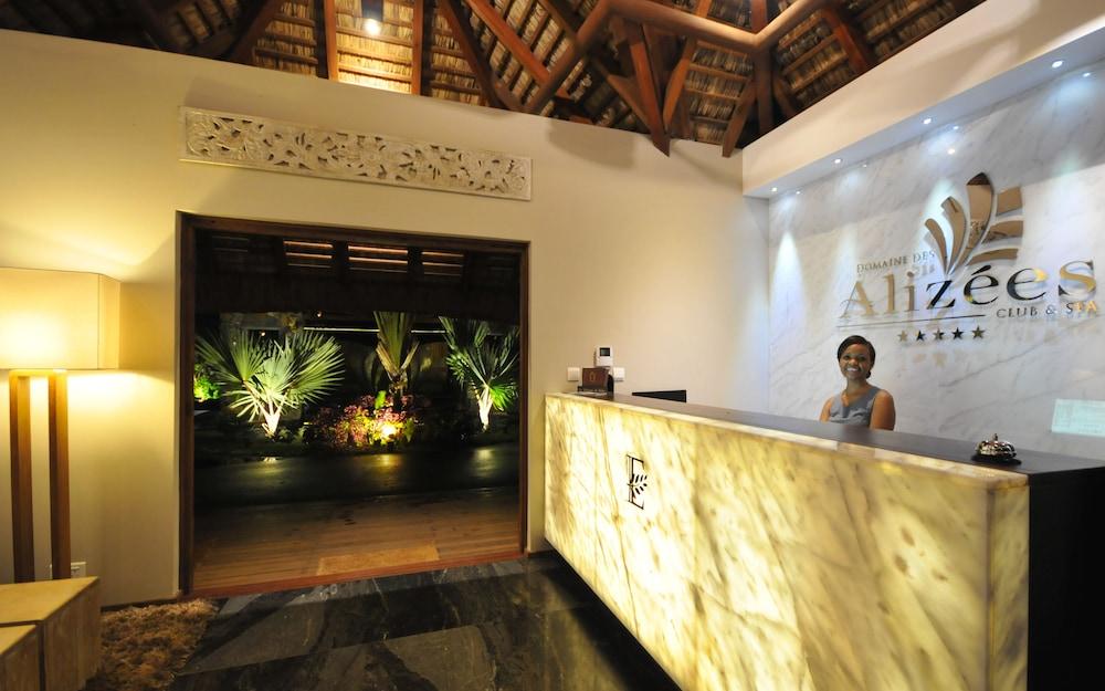 دومين دي أليزيه من فاين آند كانتري