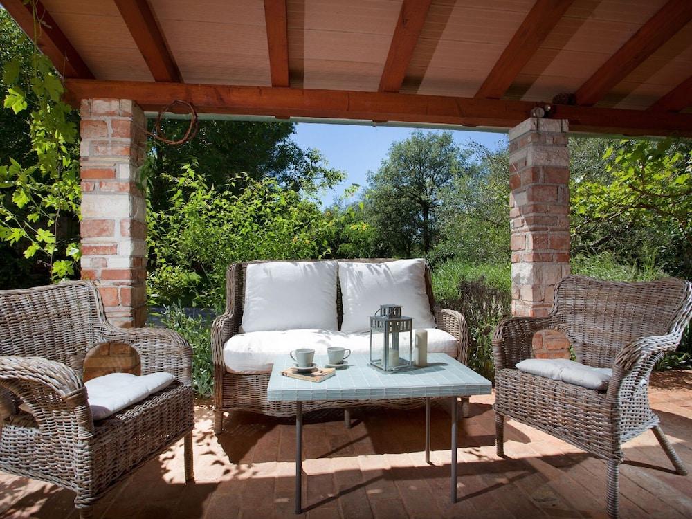 Peaceful Holiday Home in Umag With Swimming Pool Exterior