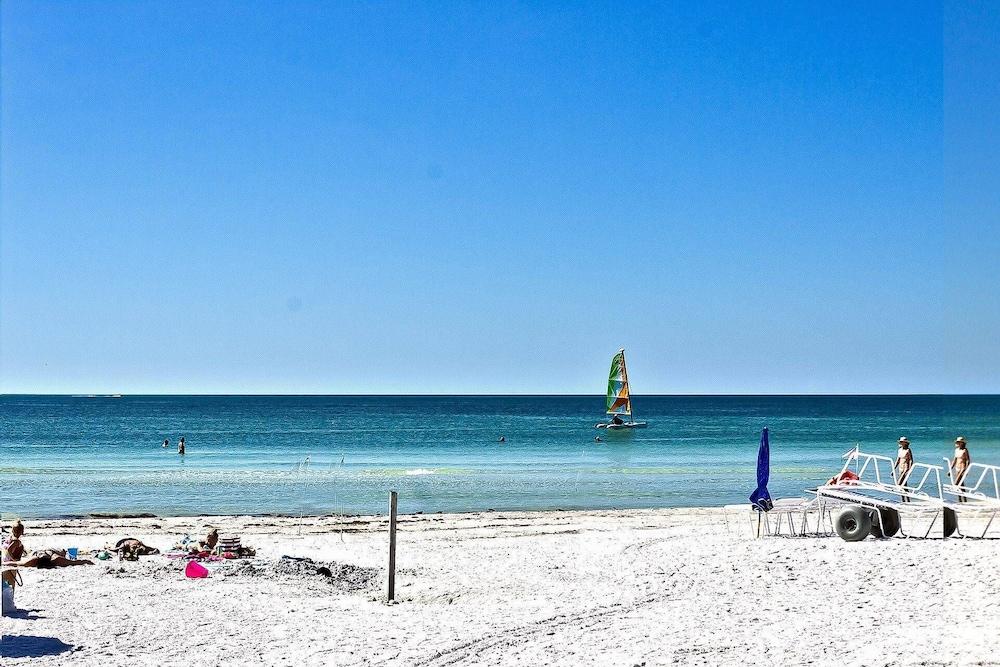 بيتش كلوب كوت كوتادج ن ن بر ي ب لاد جي المنطقة الخارجية