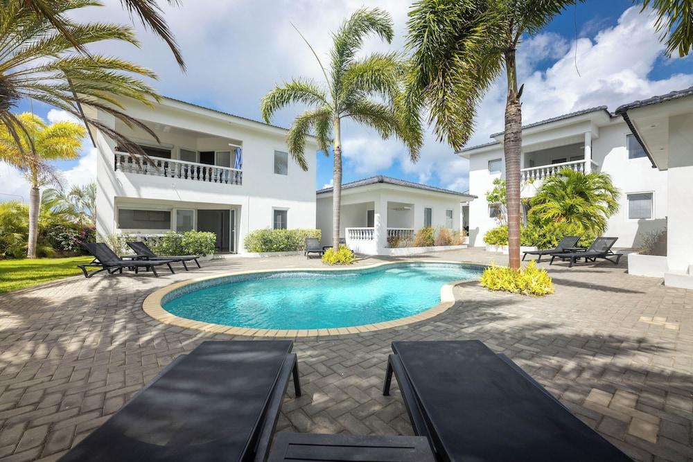 Palm Crest Exterior