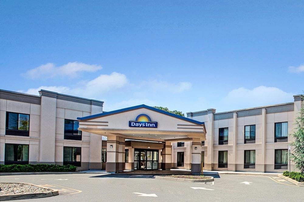 Days Inn by Wyndham Parsippany Featured Image