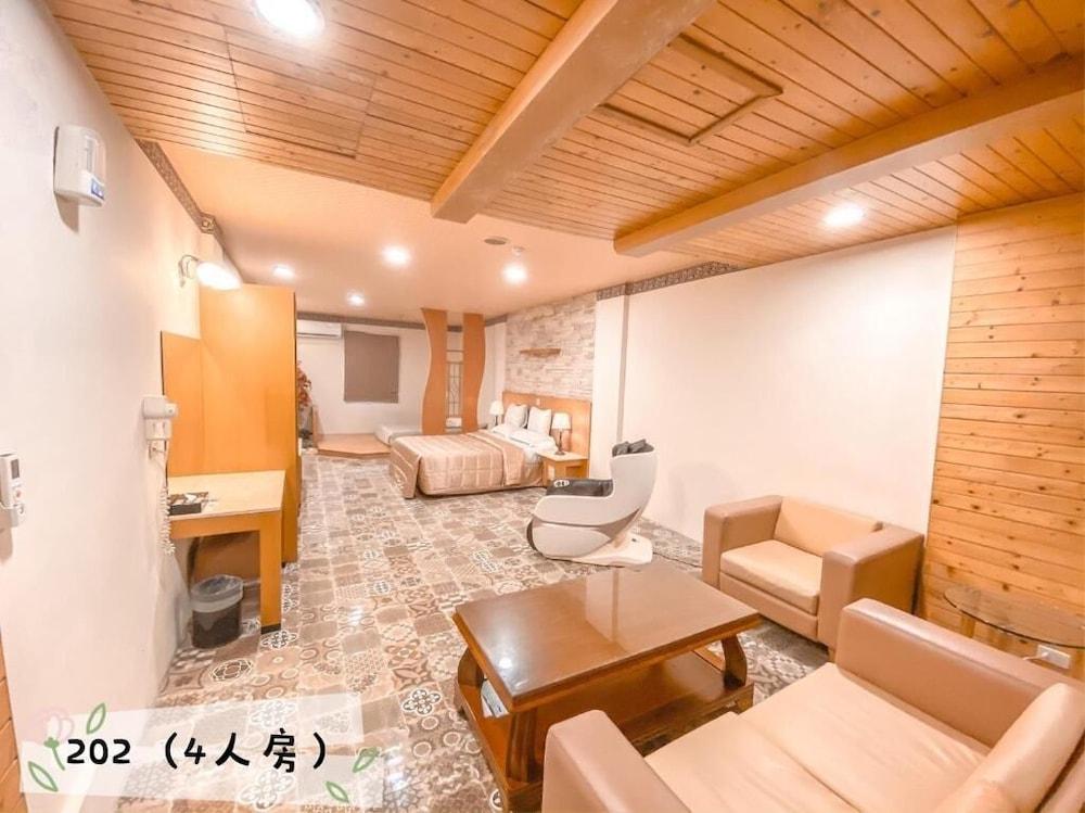 Yun Sung Motel Interior