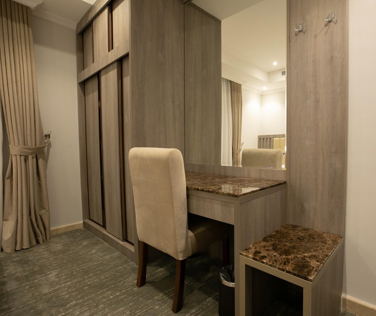 شقة بتصميم أنيق وخدمة الواى فاى | 3832 غرفة نوم