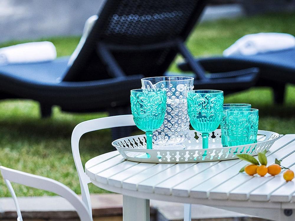 لاكوريوس هوليداي هوم إن ٔسيريال ويذ هوت توب المنطقة الخارجية