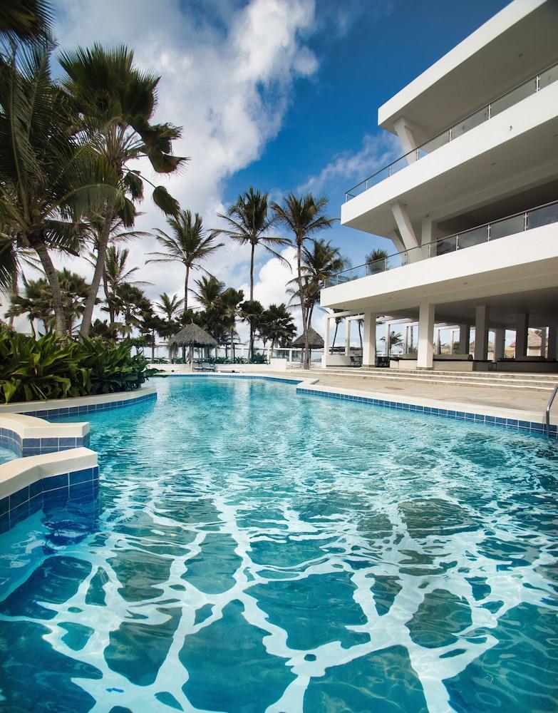 Barracuda Inn Resort