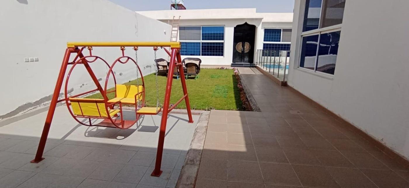 شاليه بتصميم فاخر ومنطقة ألعاب أطفال | 2338