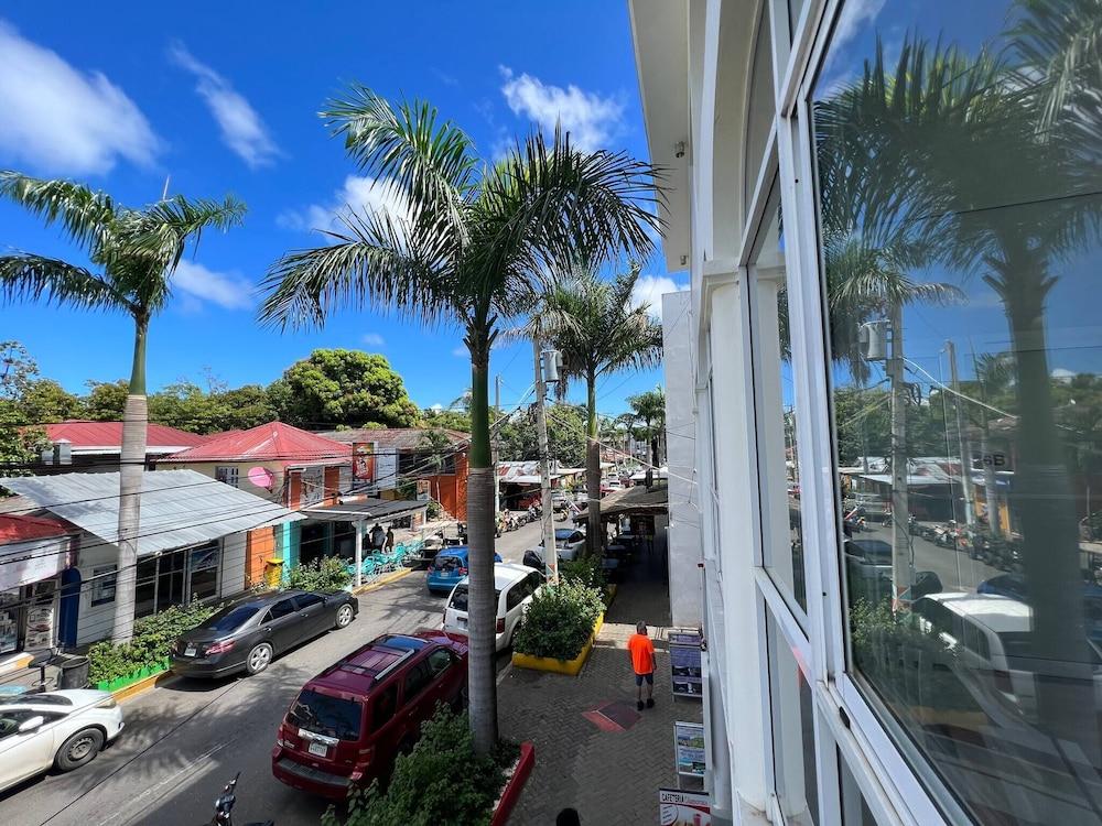 Plaza Achim 6A, Modern Apt 250m From Sosua Beach! Property Grounds