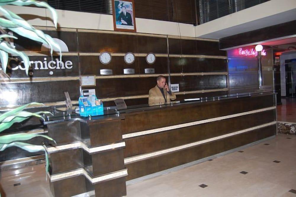 أوتل دي لا كورنيش منطقة الاستقبال