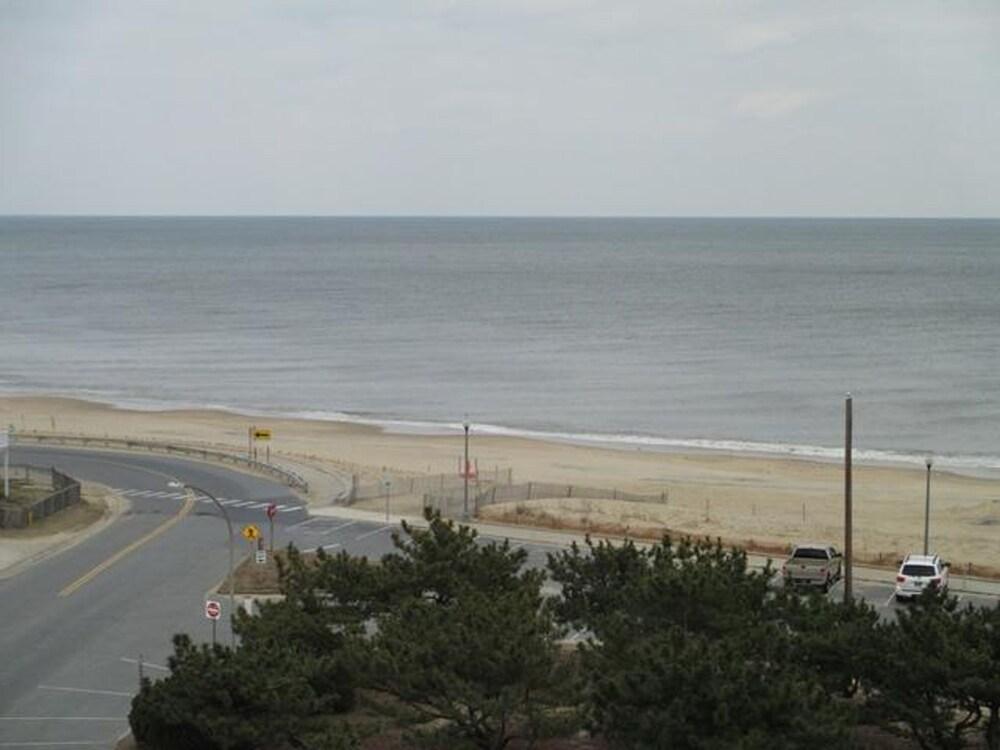 هينلوبين يونيت 610 باي لونج آند فوستر الشاطئ