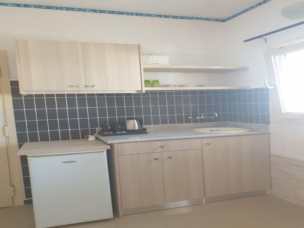 بيوتيفول آند سبيشوس روم نير كريتان سي داخلي