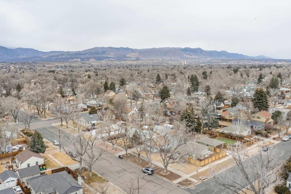 2BR Central Location Big Backyard & Dog Friendly! Aerial View