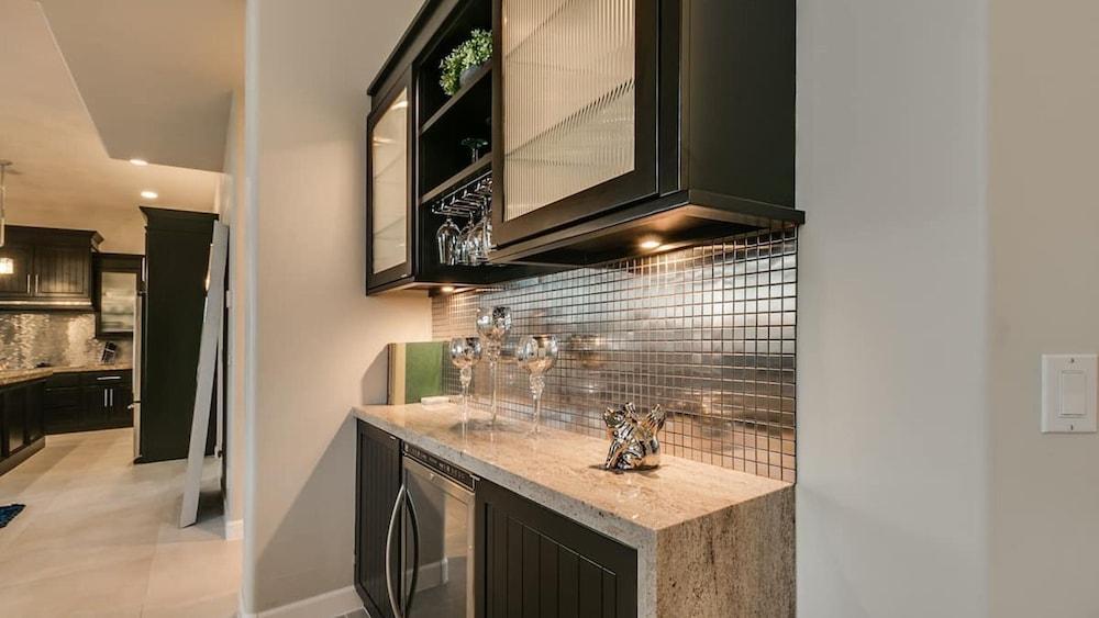 Luxury Contemporary Sanctuary w/ Pool and Views! Interior