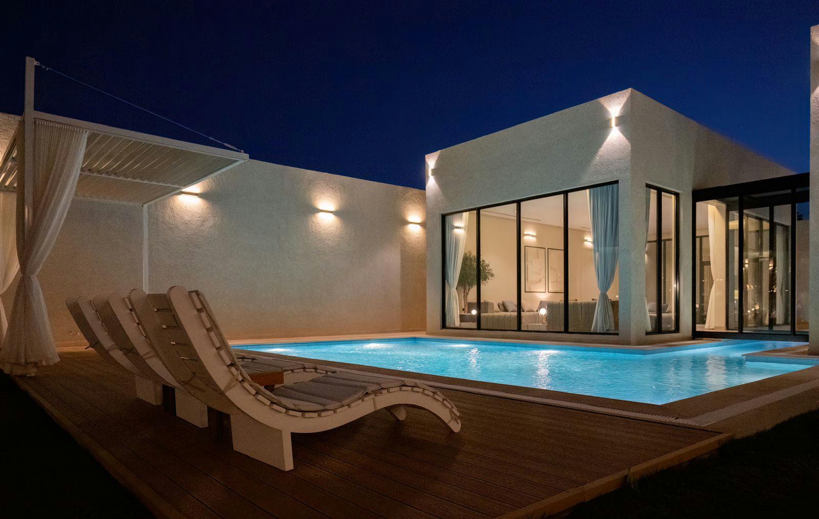 شاليه بتصميم أنيق ومسبح | 4820