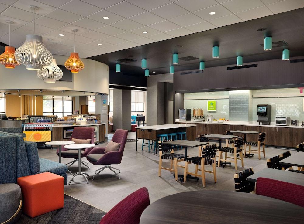 ترو باي هيلتون إنديانابوليس داونتون، ، إن الردهة