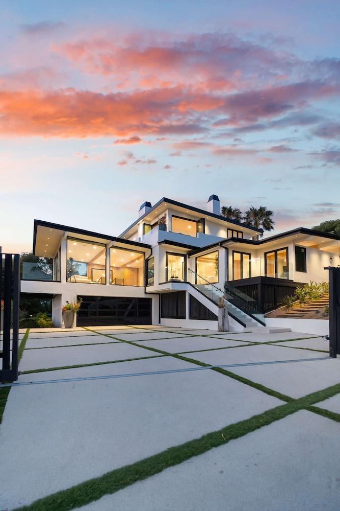 سي فيستا - سنترال ماليبو فيلا دبي/ بول، سبا ،اند اوشن فيوز الصورة الأساسية