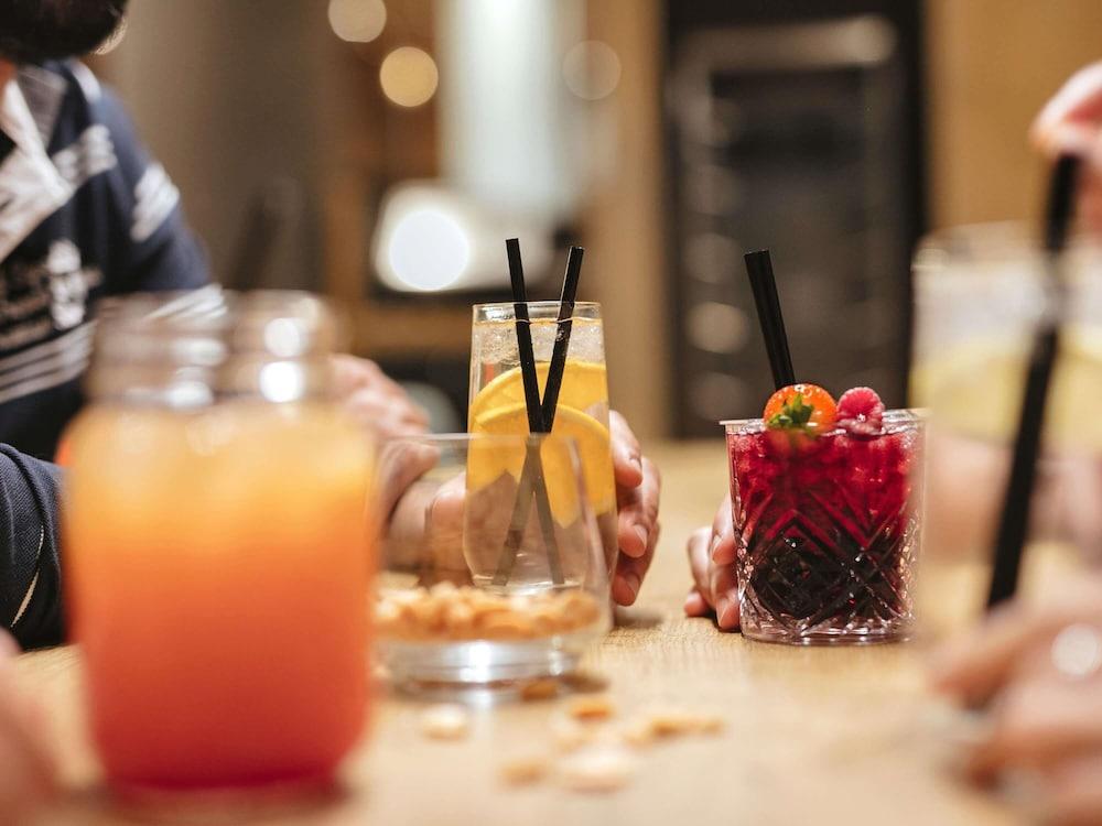 ibis Lyon Gerland Musée des Confluences Exterior