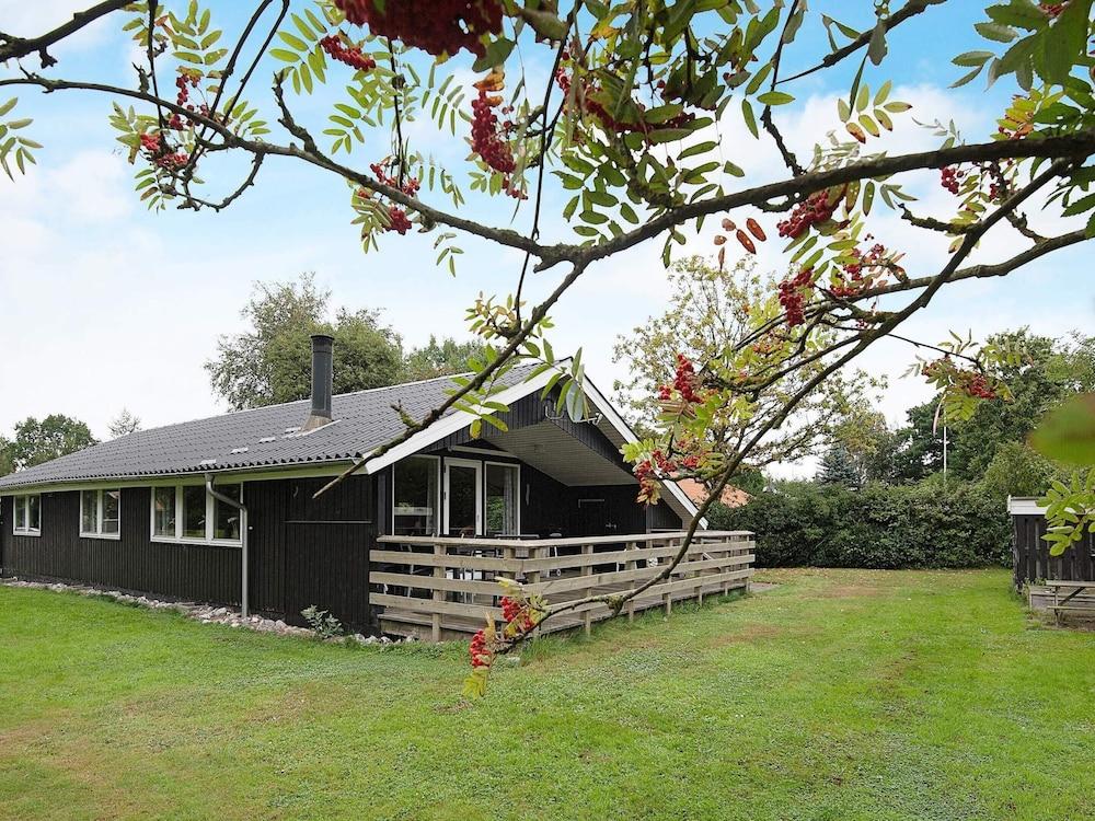 6 بيرسون هوليداي هوم إن خويلسميندي باي تراوم المنطقة الخارجية