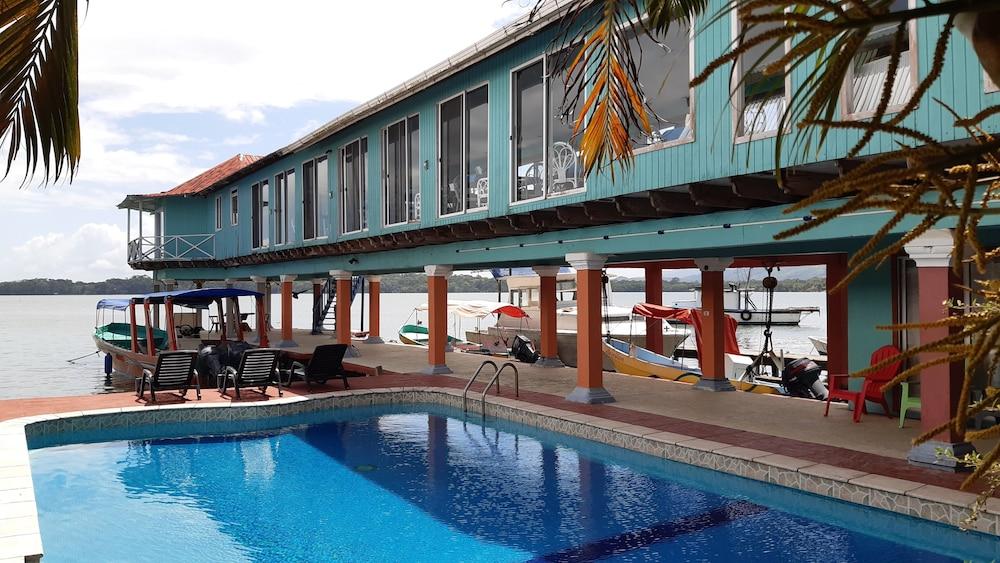 فندق إل ديلفين