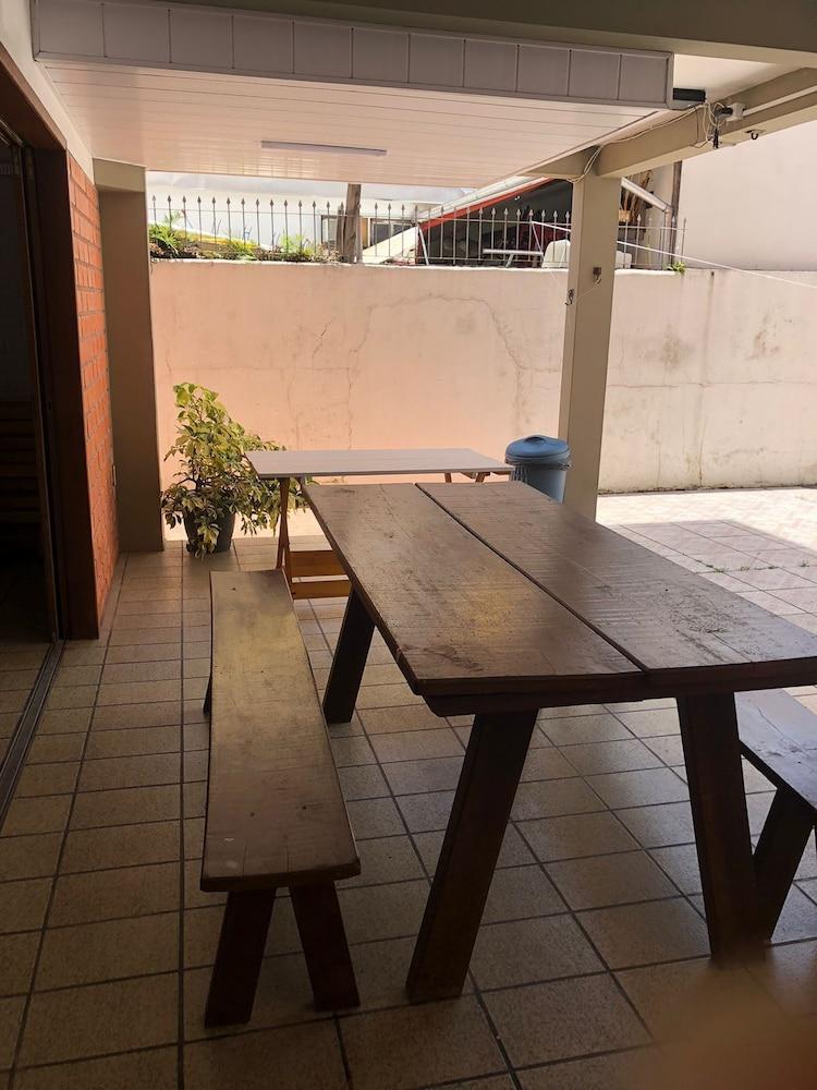 Milton Leite Suite BBQ/Picnic Area