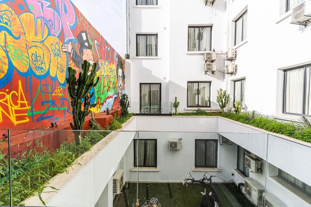 وان هوتل كازابلانكا تفاصيل الفندق من الداخل