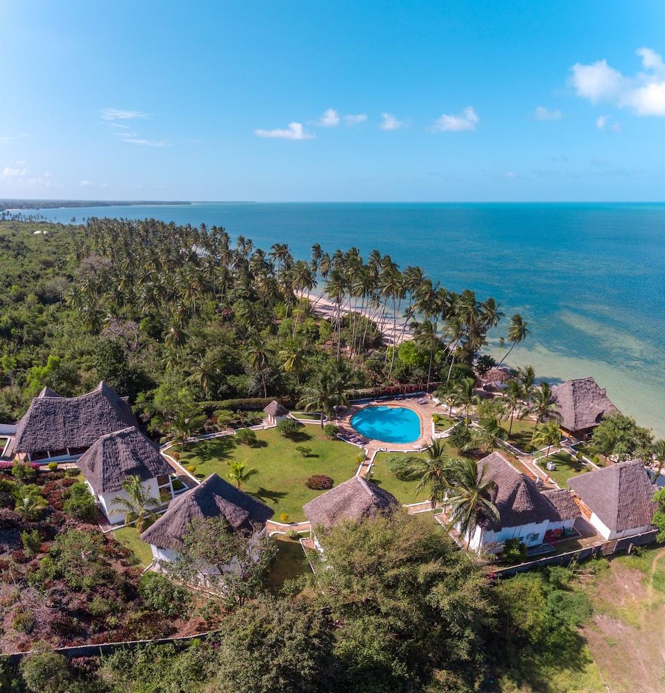 فيلاو بيتش ريزورت باي سانسي المنطقة الخارجية