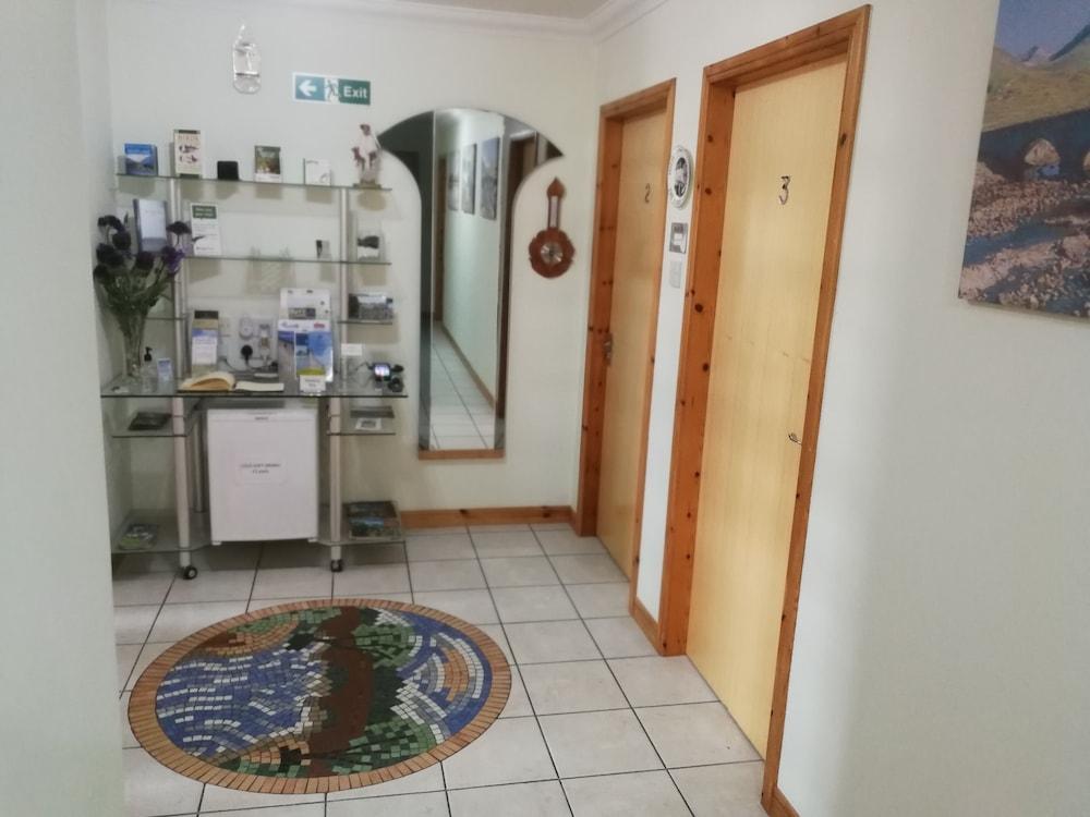 ديفيرون لودج بي آند بي جيست هاوس