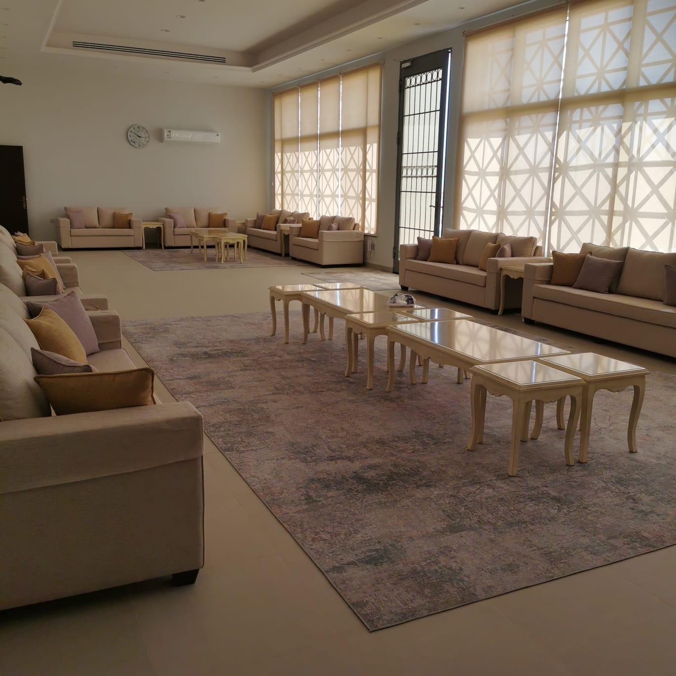 Elegant Chalet with Comfortable and Simple Furniture | 2368