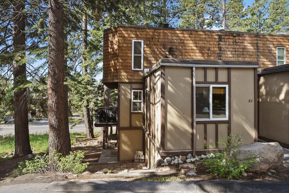 Tahoe City Getaway Minutes From Lake and Activities Exterior
