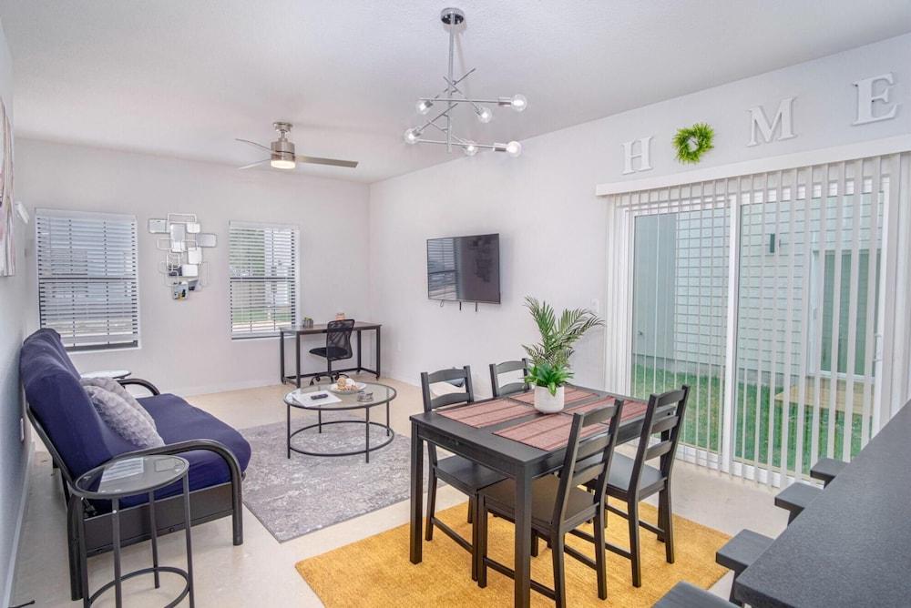 براند نيو 6 ستايليش  بد رومرننر ايكستينج داونتاون غرفة