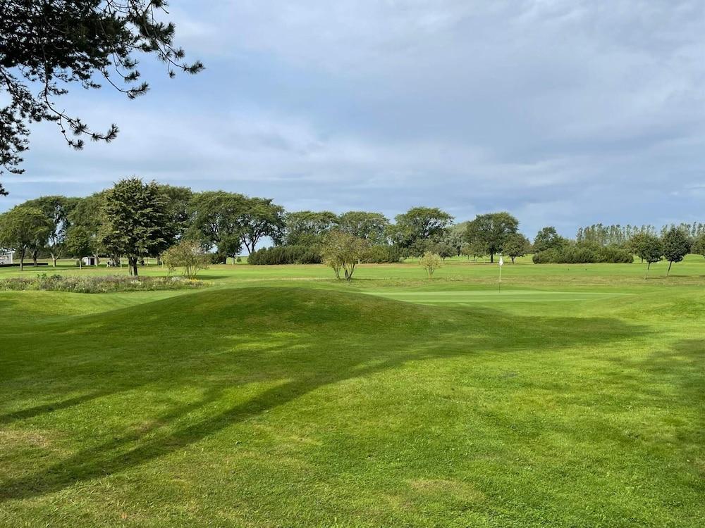 4 ستار هوليداي هوم إن تريليبورج المنطقة الخارجية