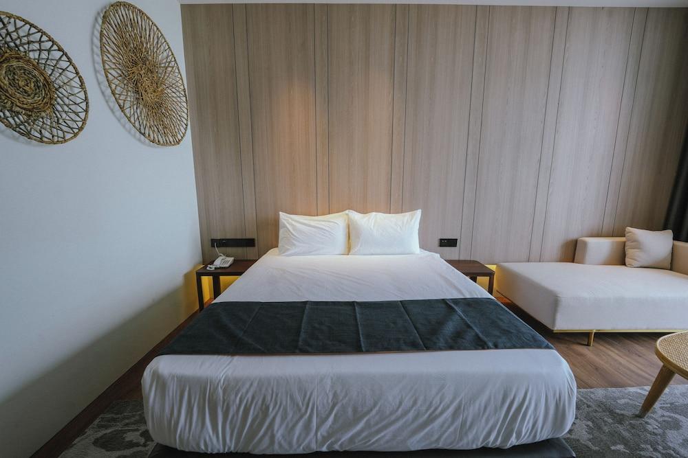 Roxy Beach Resort Room